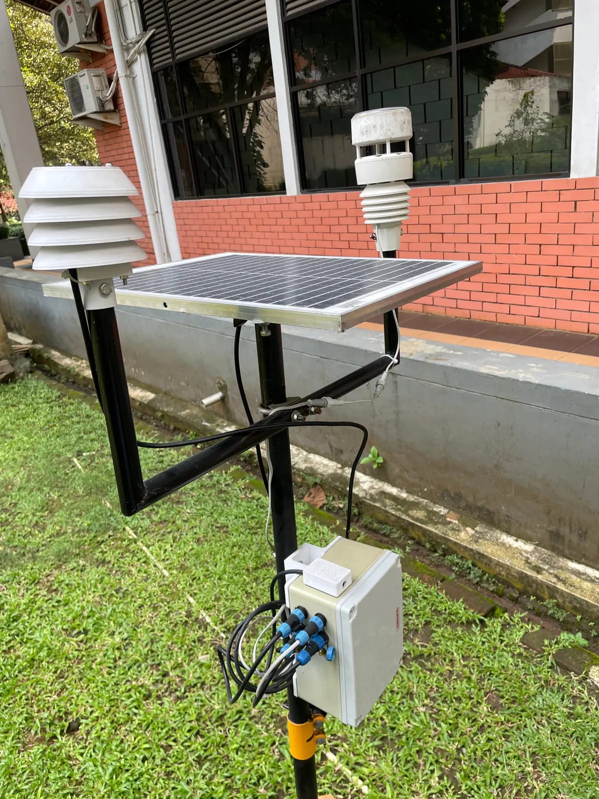 Automatic Weather Station (AutoClime)